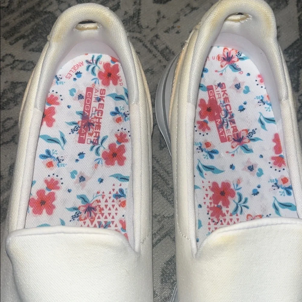 Skechers Women's white Slip-On Sneakers size 9.5
